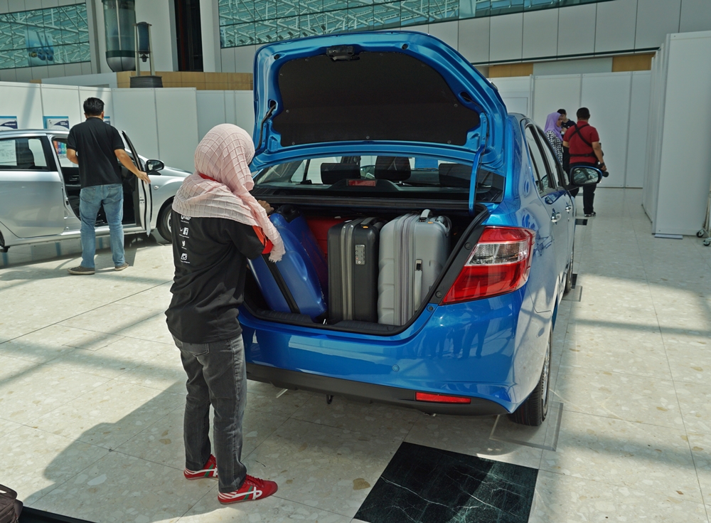 2016 Perodua Bezza sedan