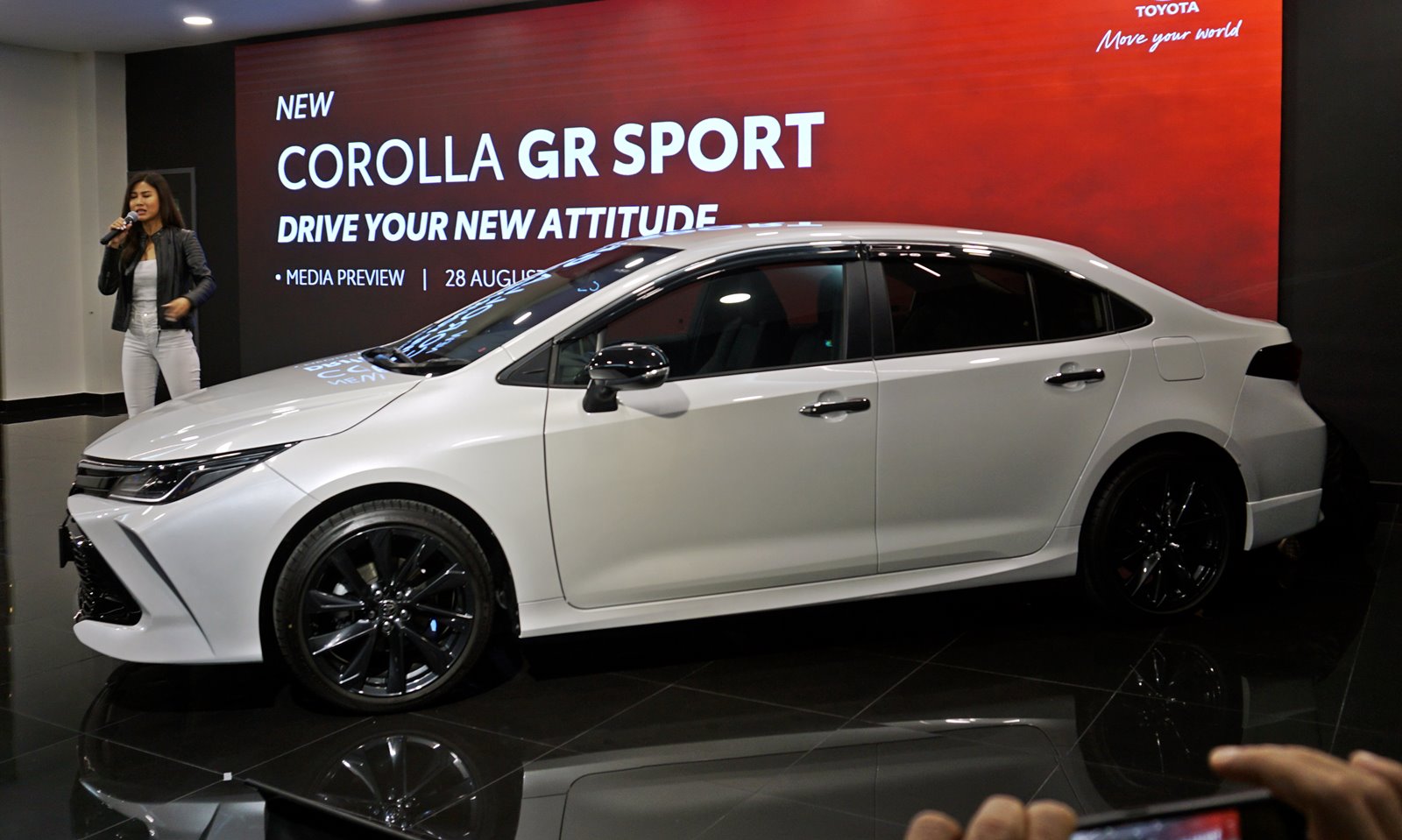 2023 Toyota Corolla GR Sport (26)