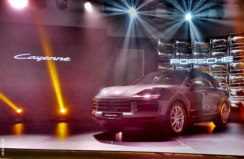 2023 Porsche Cayenne [CKD]