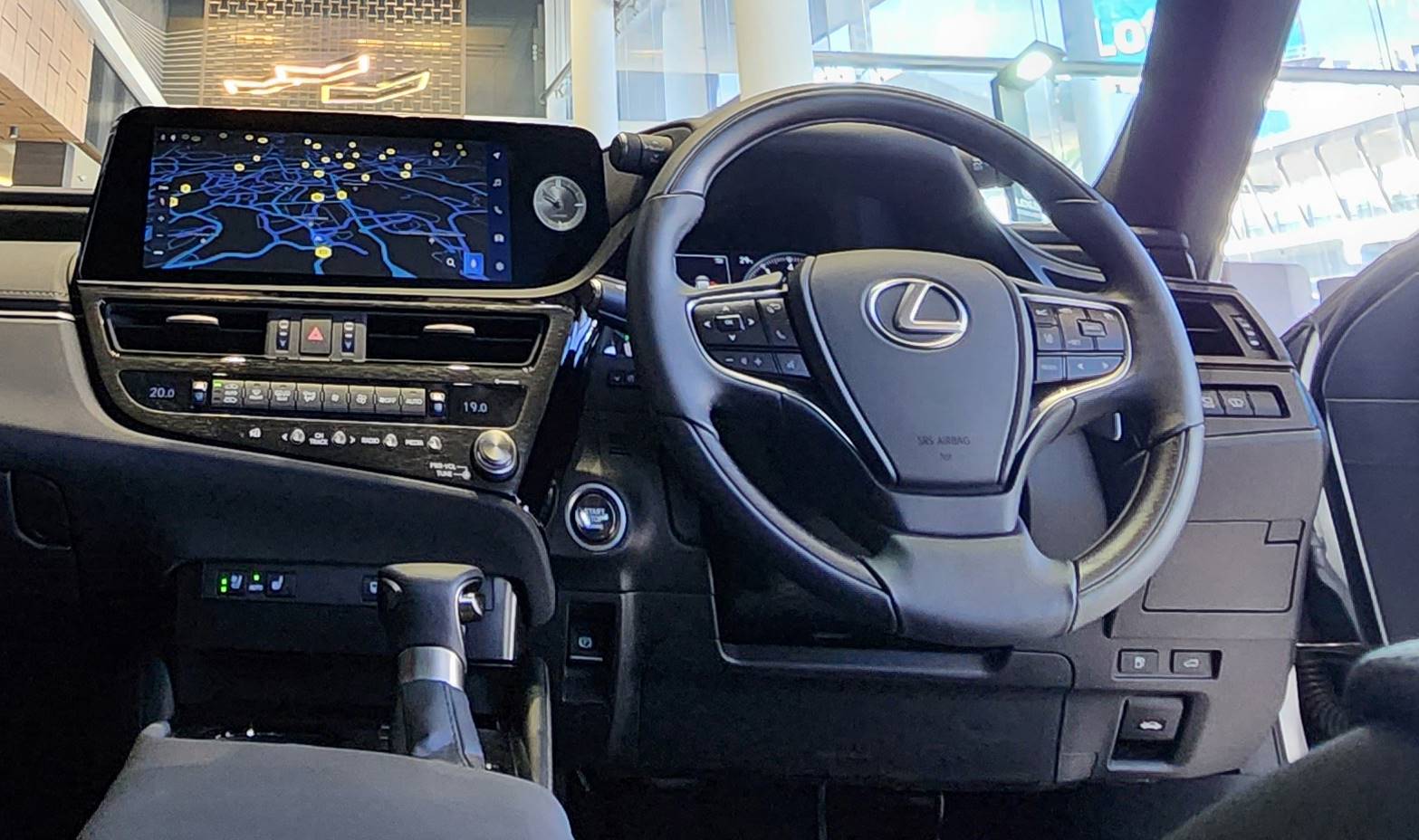 Lexus ES [2023]