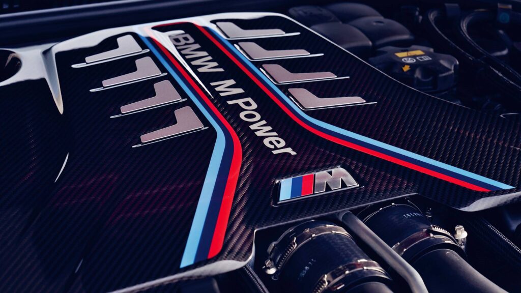 BMW M5 engine