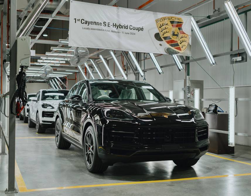 Porsche Cayenne assembly at Inokom