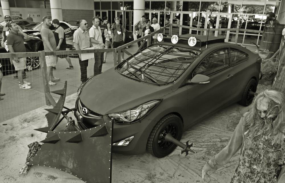 Hyundai Elantra Coupe Zombie Survival Machine [2012]