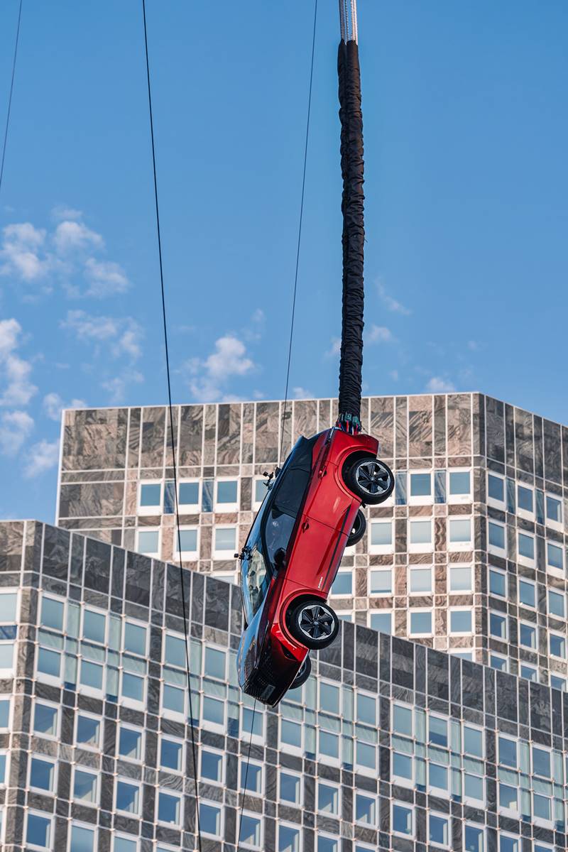 2024 Nissan Qashqai bungee jump