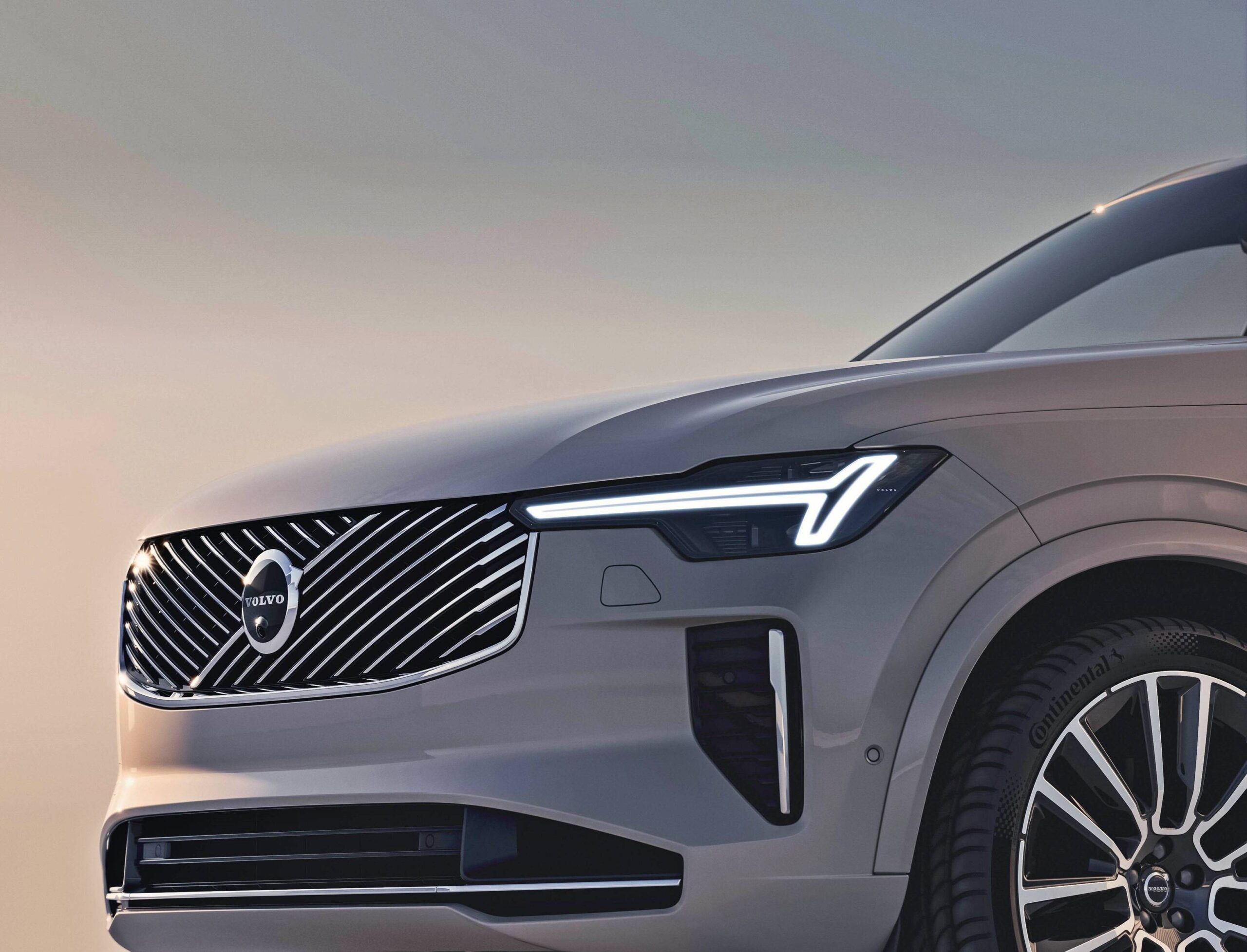 2025 Volvo XC90 PHEV