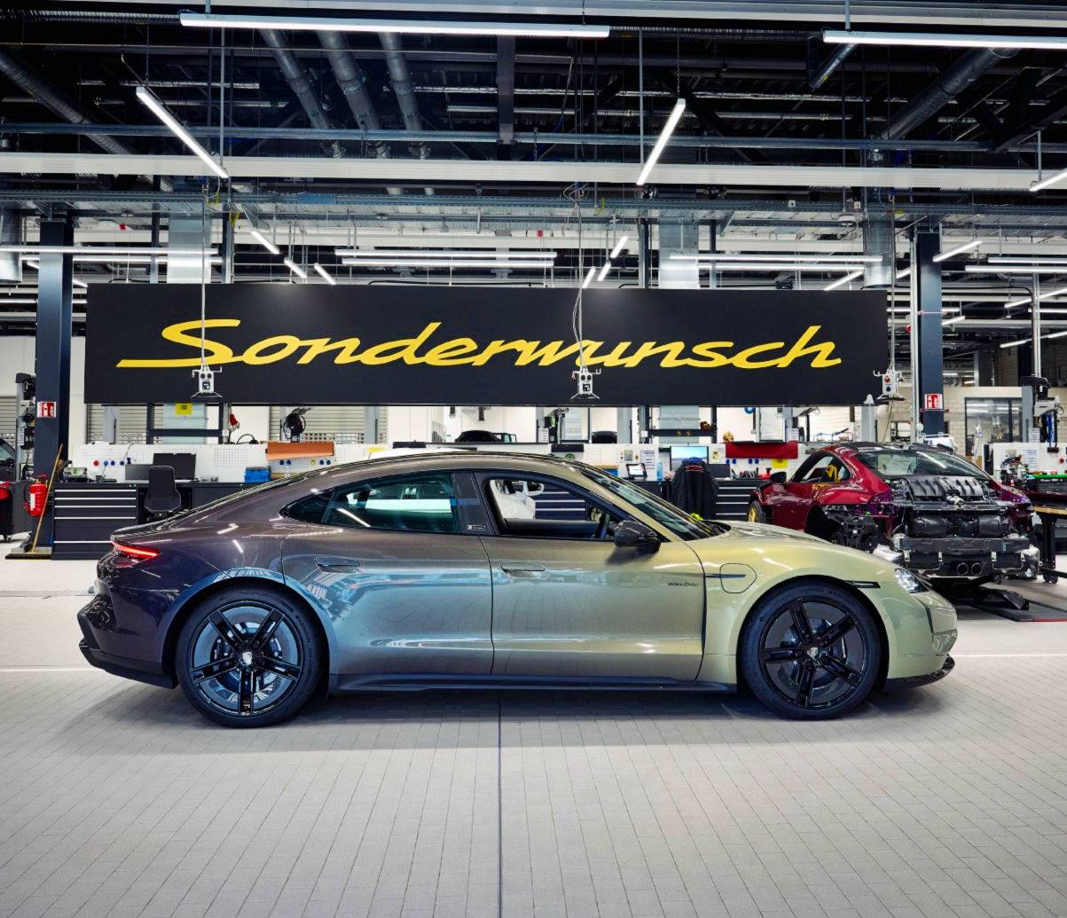 Porsche Taycan Turbo S Celestial Jade, Sonderwunsch EV 