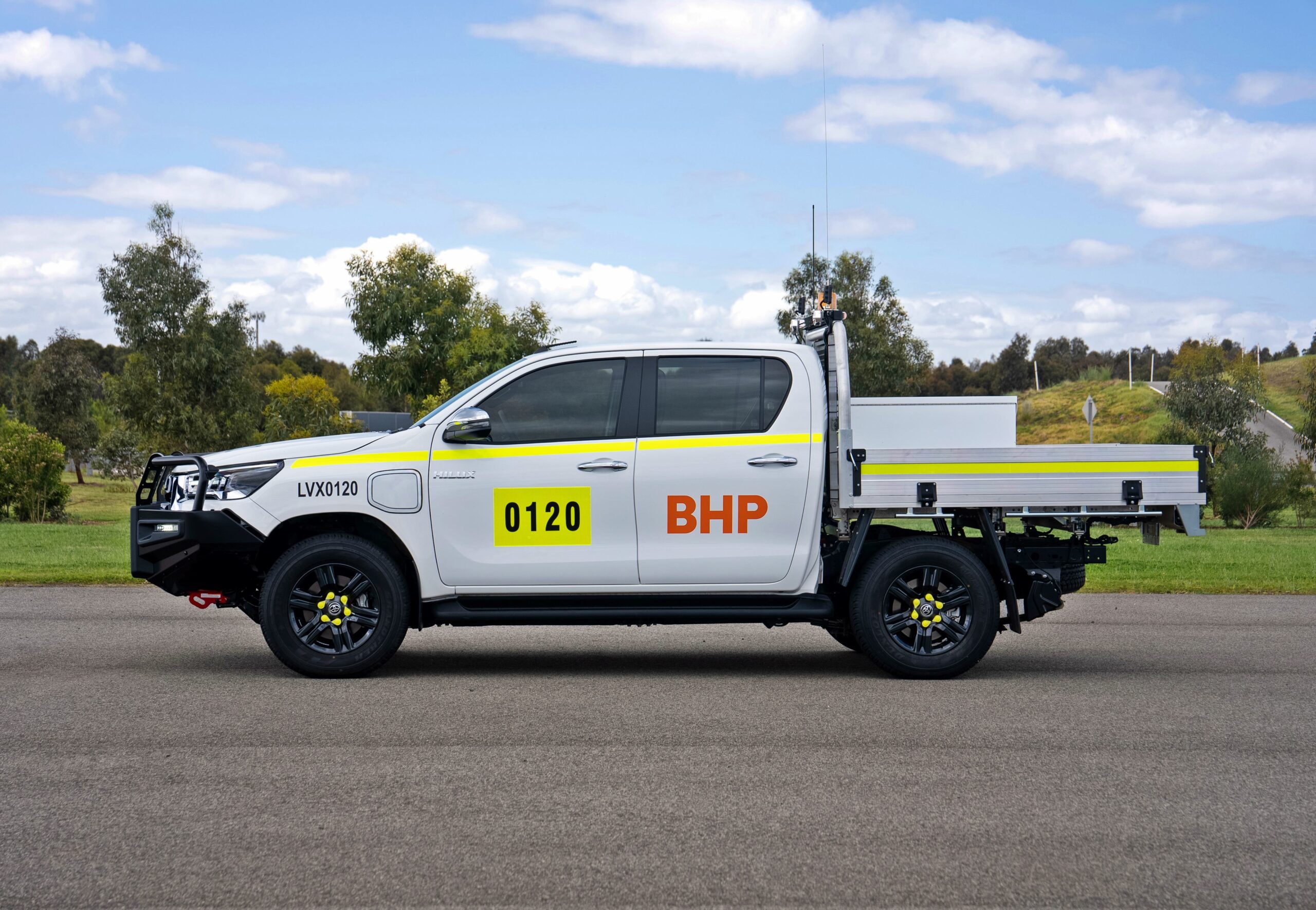 Toyota Hilux Electric prototype 2024 